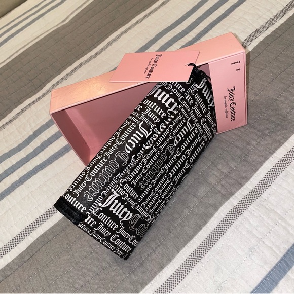Juicy Couture NWT Logo Clutch Gift Set - Picture 6 of 13